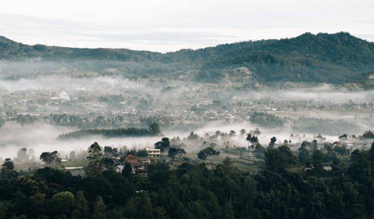 Mengenal Gunung Putri Bandung, Spot Asyik Para Pendaki untuk Berburu Sunrise ﻿