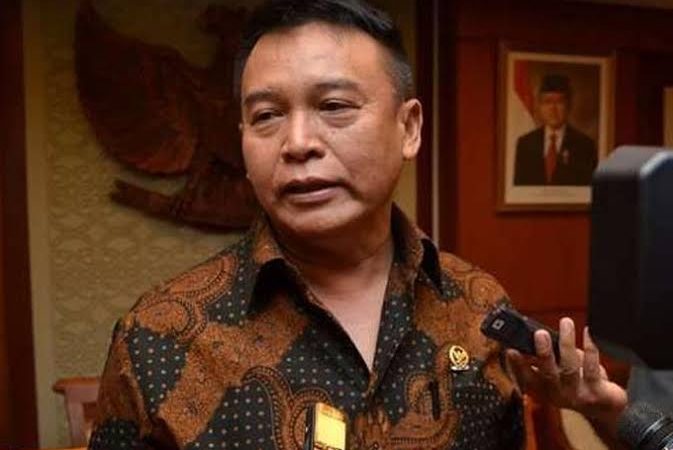 TB Hasanuddin Puji Tindakan Mulia Kasad Bantu Serda Aprilia Manganang
